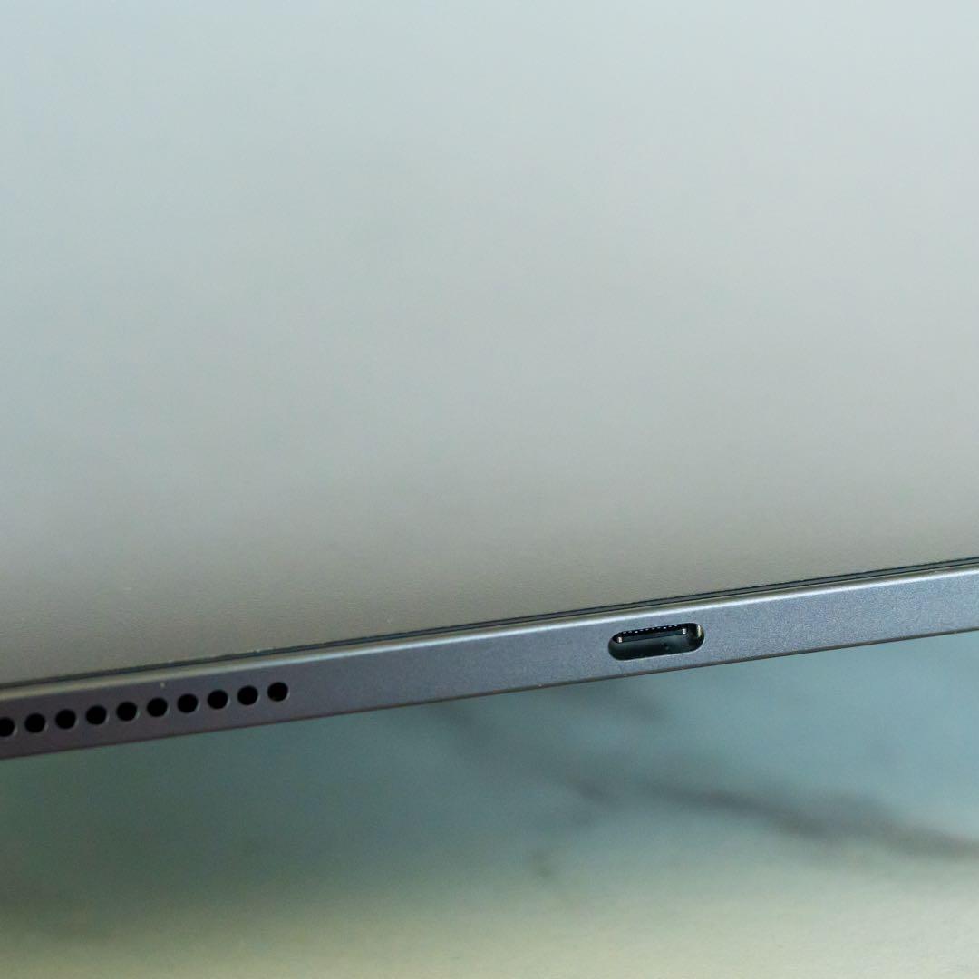 【ほぼ未使用】Apple iPad Air（第5世代）スペースグレイ 64GB