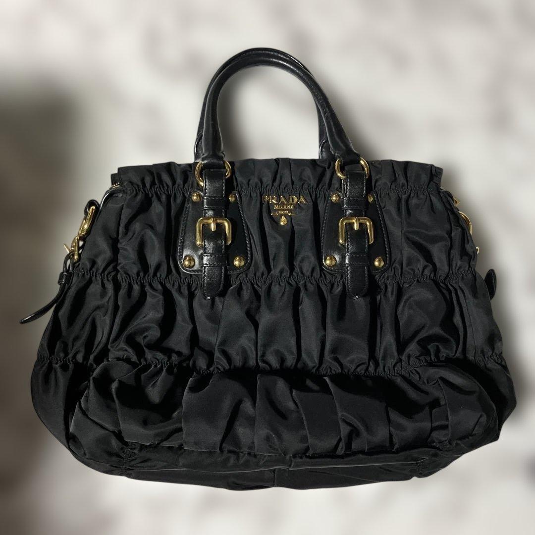 美品　プラダ　ギャザーバック　黒