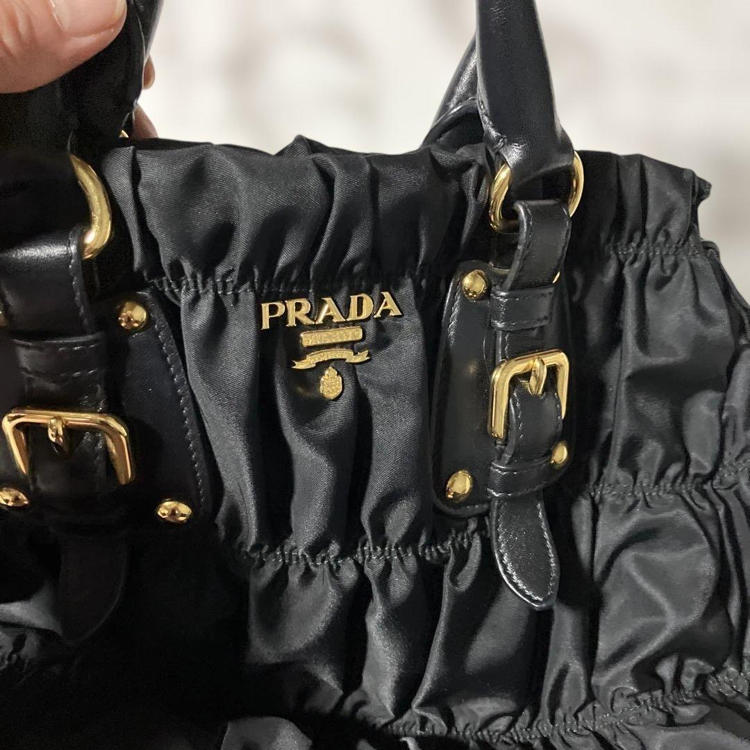 美品　プラダ　ギャザーバック　黒