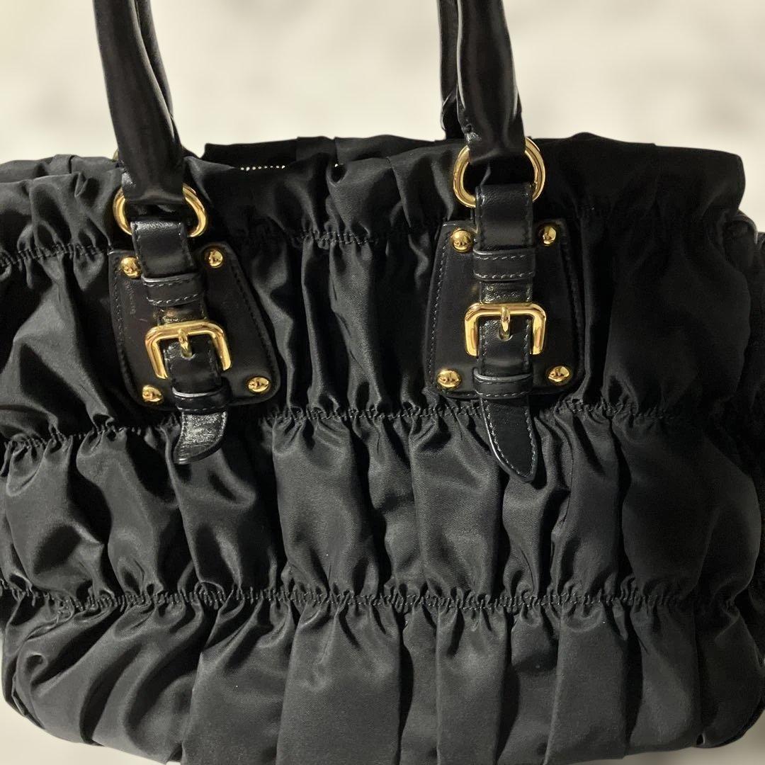 美品　プラダ　ギャザーバック　黒