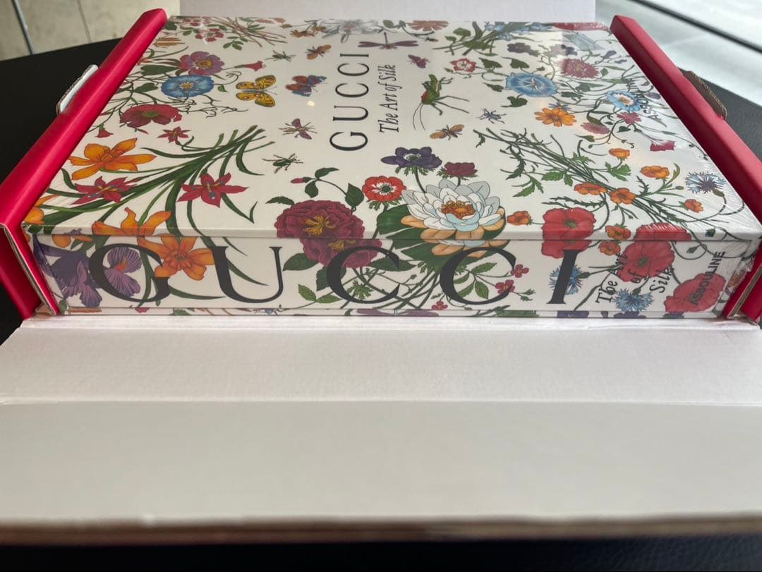 【新品】GUCCI The Art of Silk 本