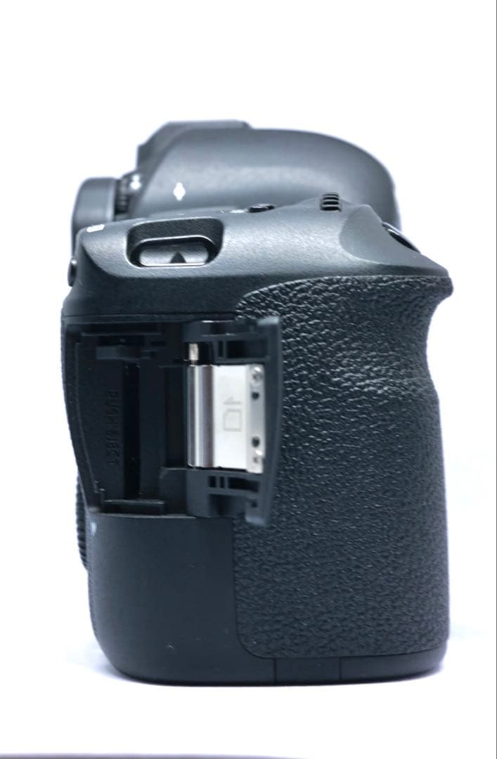 キヤノンCanon EOS 6D デジタル一眼レフカメラ