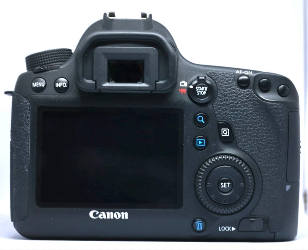 キヤノンCanon EOS 6D デジタル一眼レフカメラ