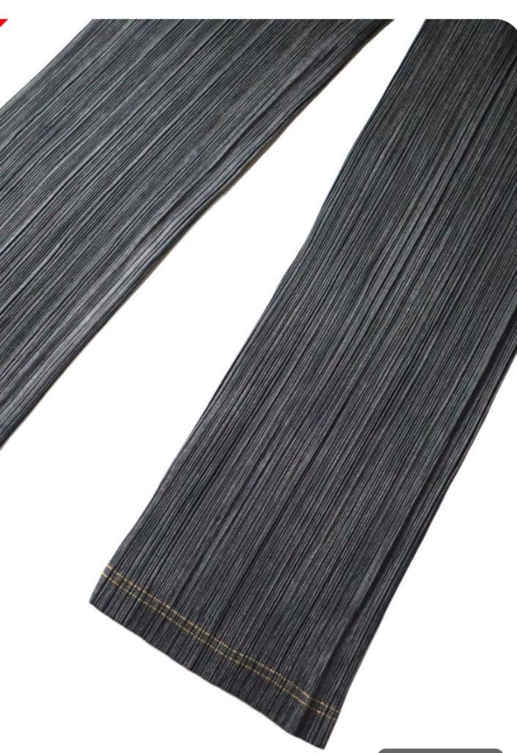 プリーツプリーズ　デニム転写　ブラックジーンズ　3