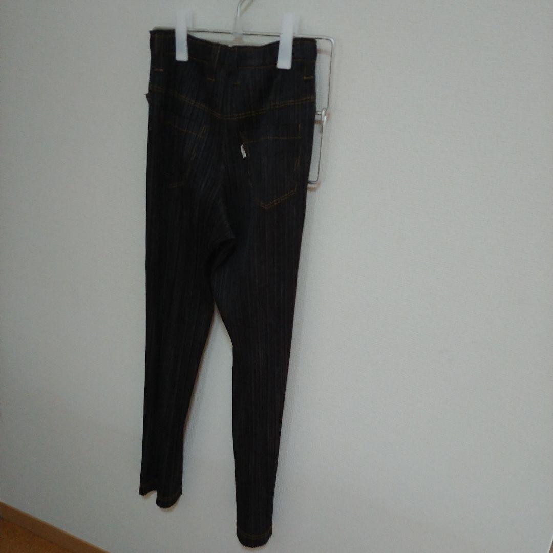 プリーツプリーズ　デニム転写　ブラックジーンズ　3