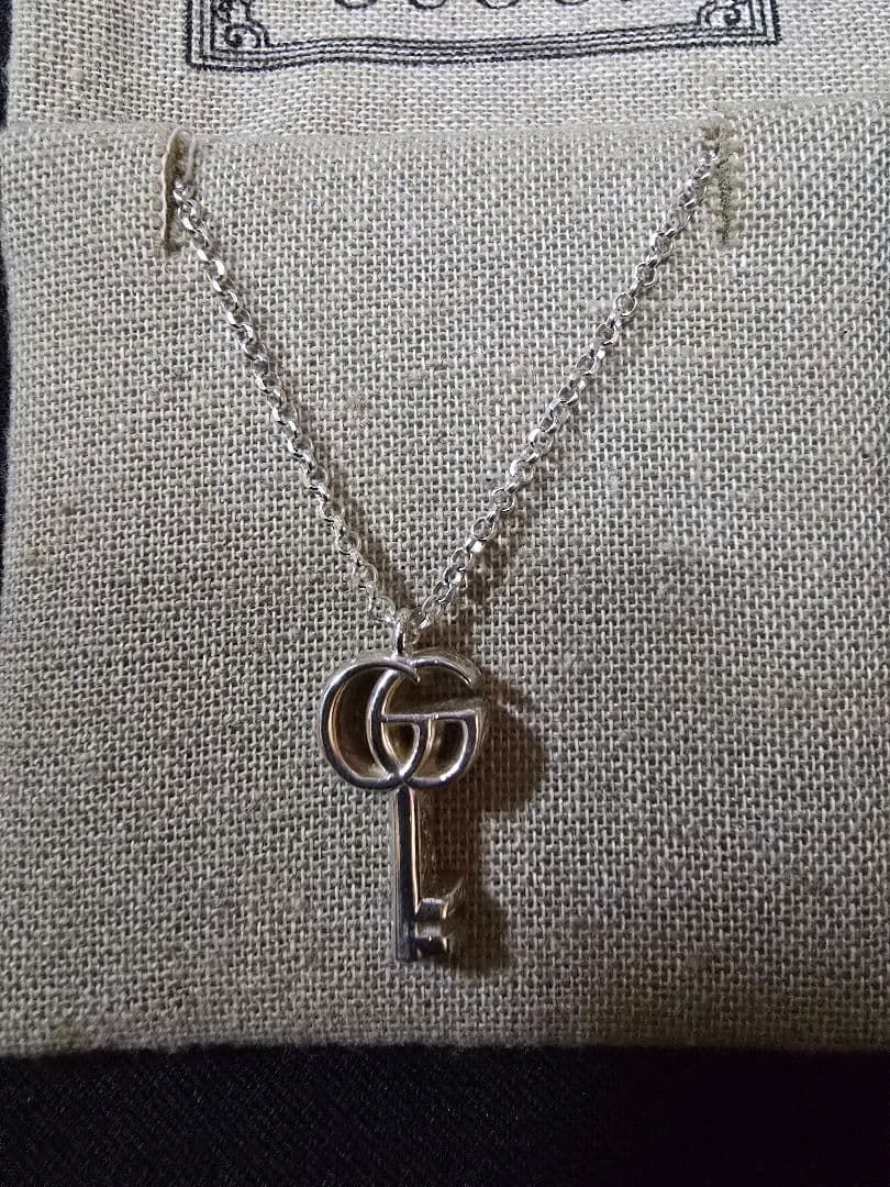 GUCCI GGロゴ 鍵 ネックレス