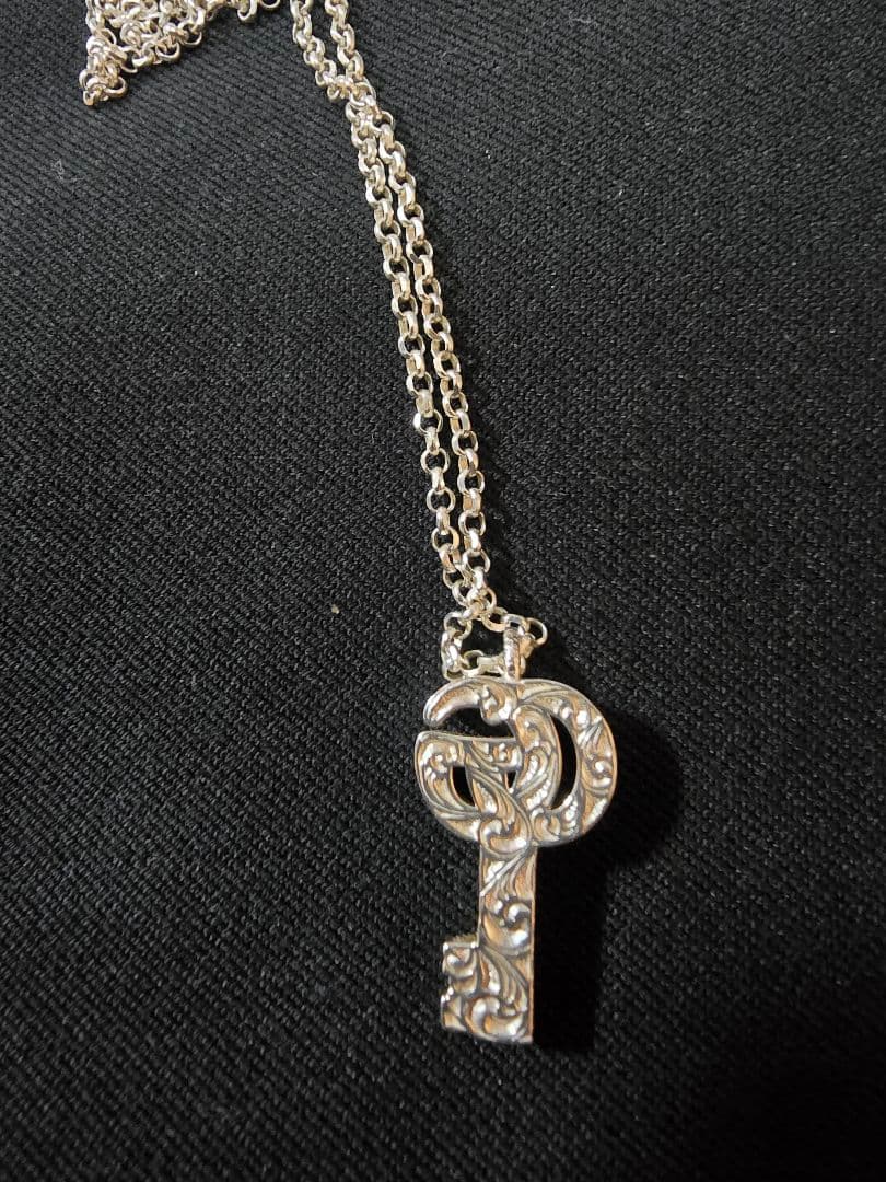 GUCCI GGロゴ 鍵 ネックレス