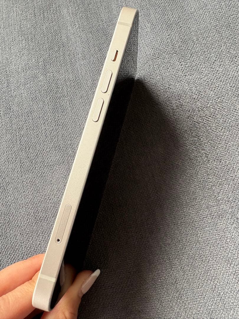 Apple iPhone 13 256GB スターライト (白) 本体のみ