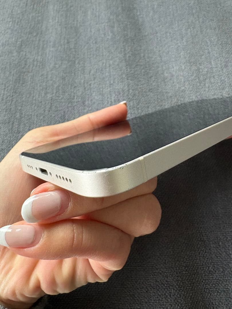 Apple iPhone 13 256GB スターライト (白) 本体のみ