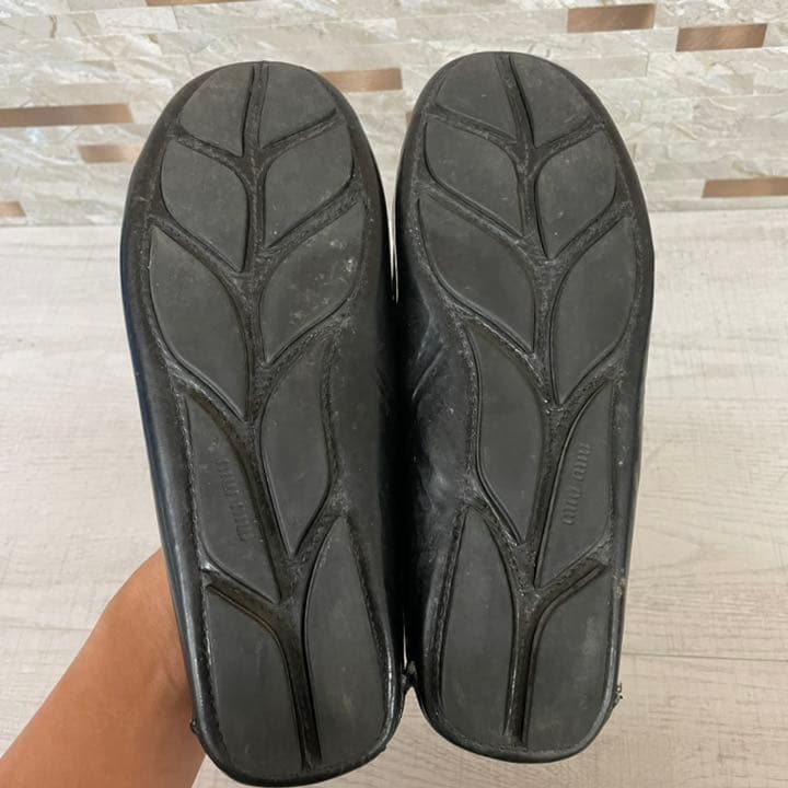 miu miu ミュウミュウ　ビジュー付きローファー