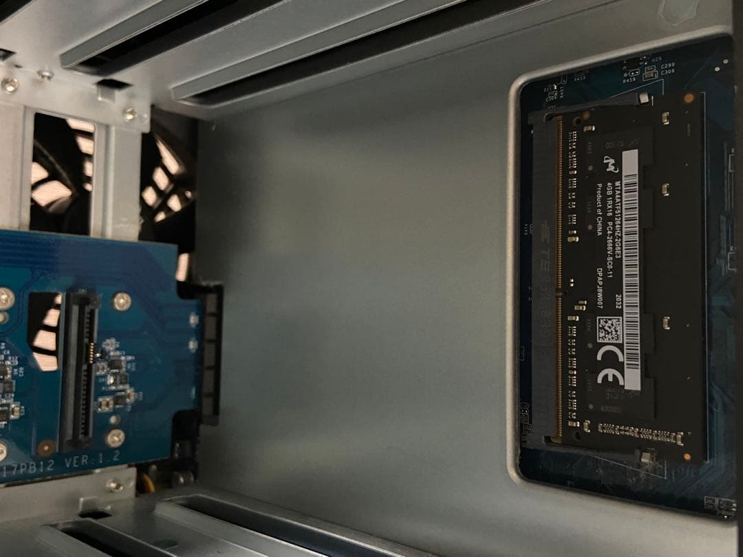 Synology DS423+ 4ベイ NAS / 8TB HDD x4