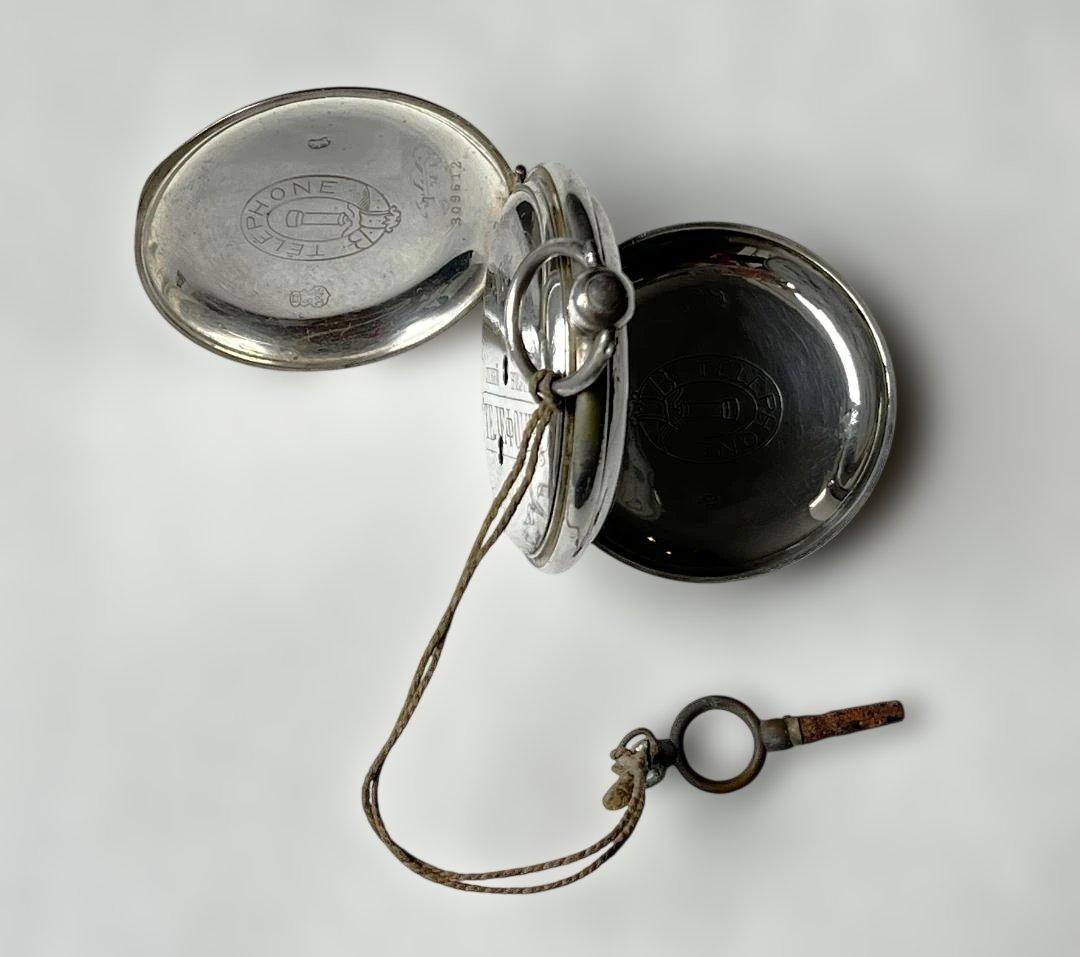 エングレーブ花模様シルバーポケットウォッチ