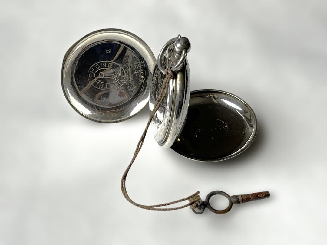 エングレーブ花模様シルバーポケットウォッチ