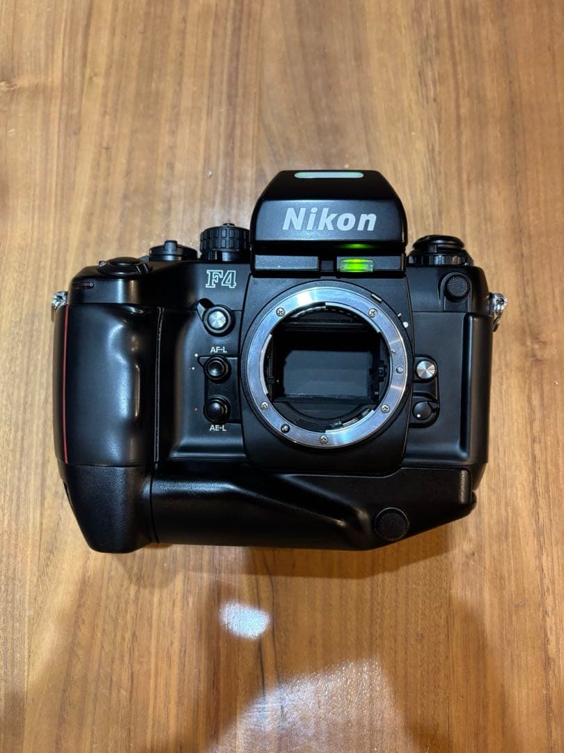 Nikon F4 フィルムカメラ レンズキャップ付き