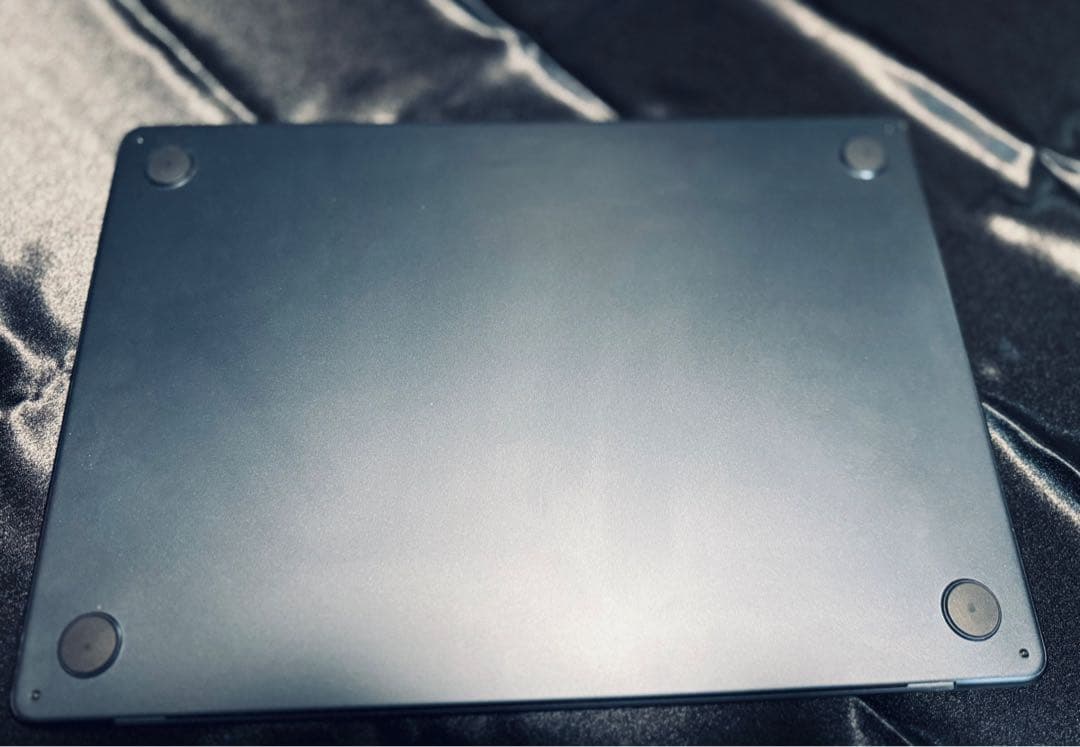 Macbook Air M2 15.3インチ 8-256