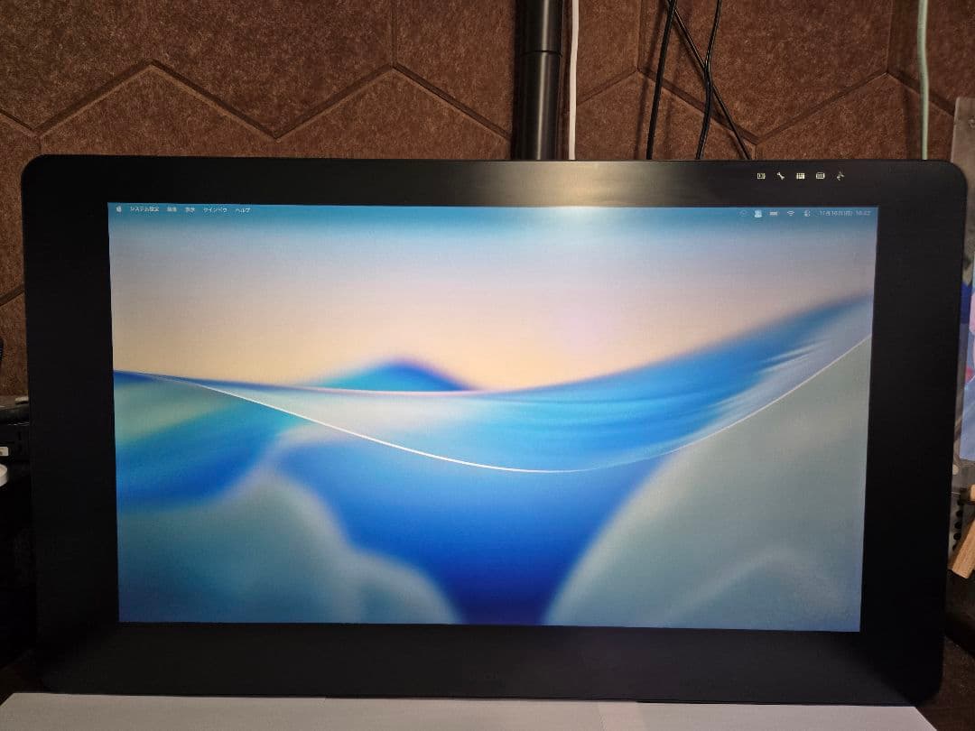 Wacom Cintiq Pro 32 VESAマウント付き