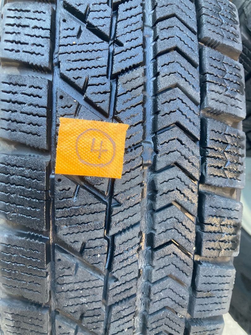 18年製 145/80R13 ブリヂストン ブリザック VRXスタッドレスタイヤ