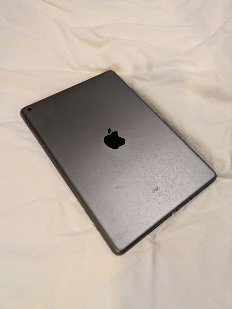 Apple iPad 第8世代 32GB　スペースグレー Wi-Fiモデル
