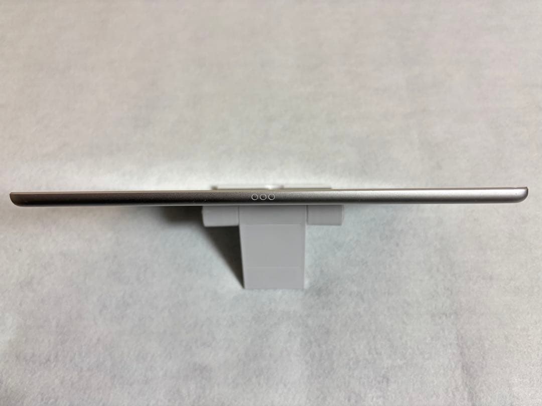 iPad 第7世代 Wi-Fi + Cellular シルバー バッテリー99%