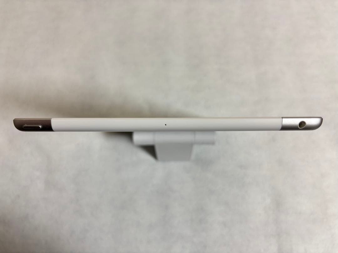 iPad 第7世代 Wi-Fi + Cellular シルバー バッテリー99%
