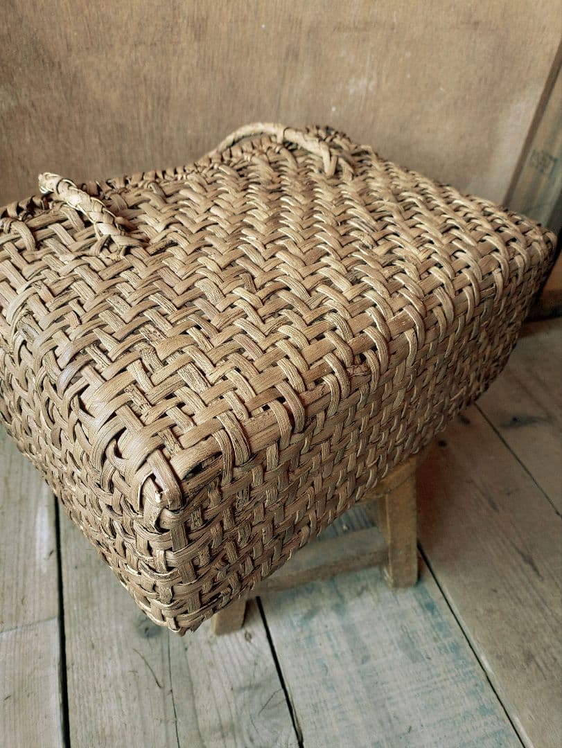 lala0626。信州安曇野山葡萄かごバック。里山手仕事