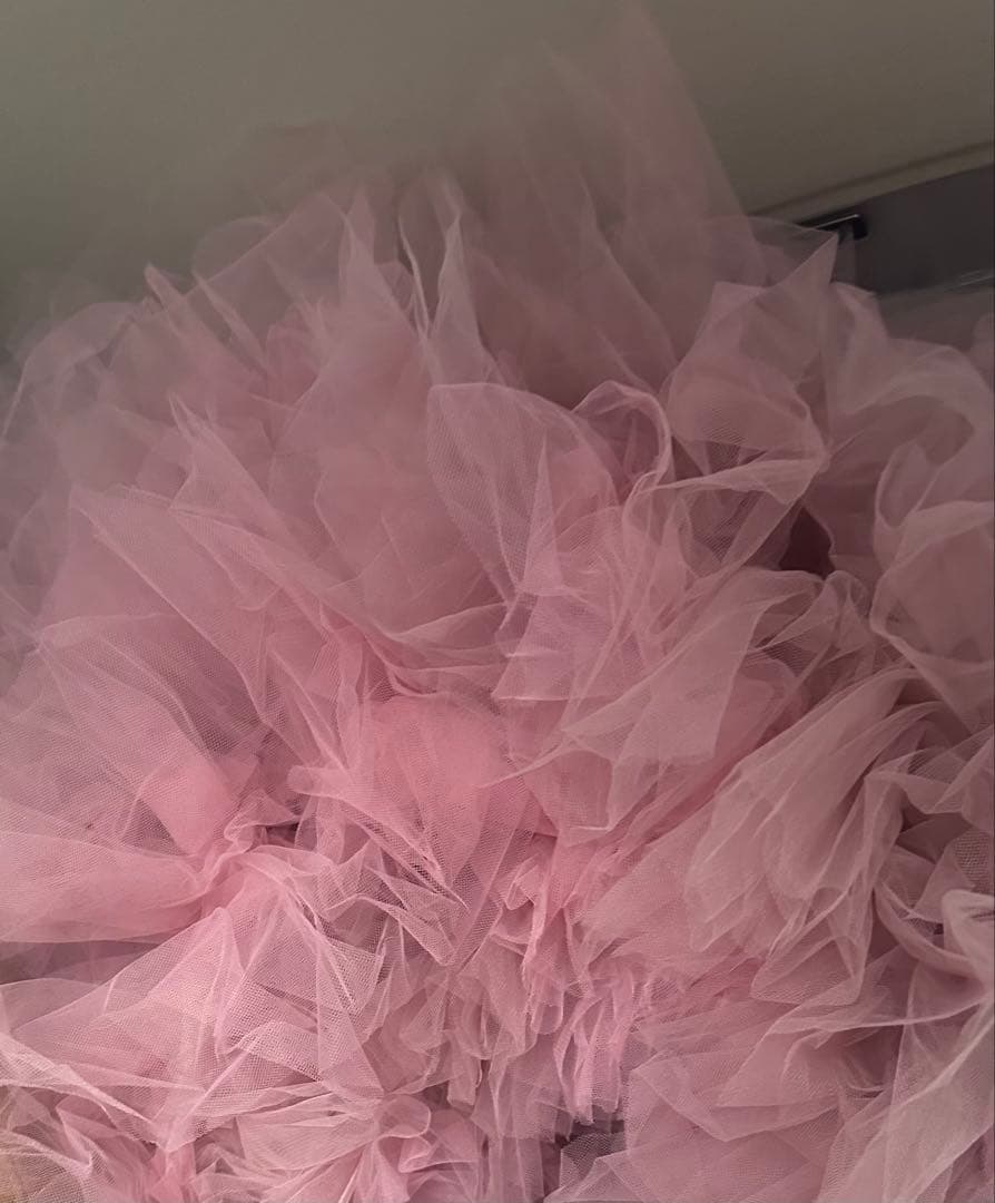 【極美品】フリル　ピンク　ウェディングドレス