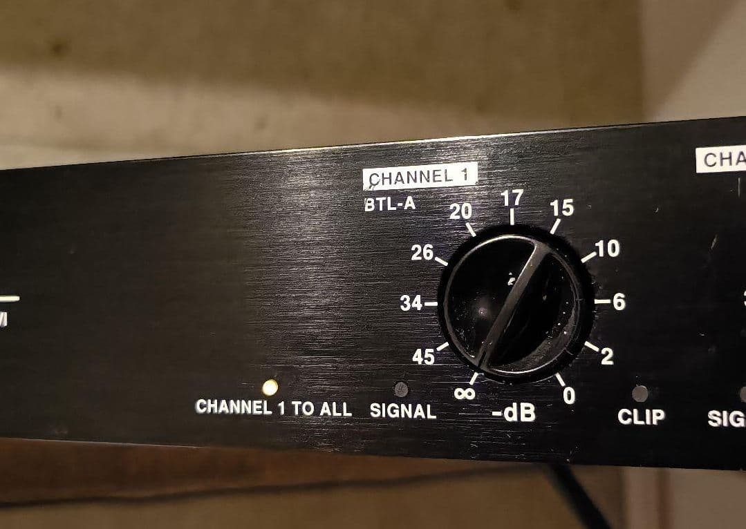 BOSE ラック式4チャンネルパワーアンプ 1200 VI