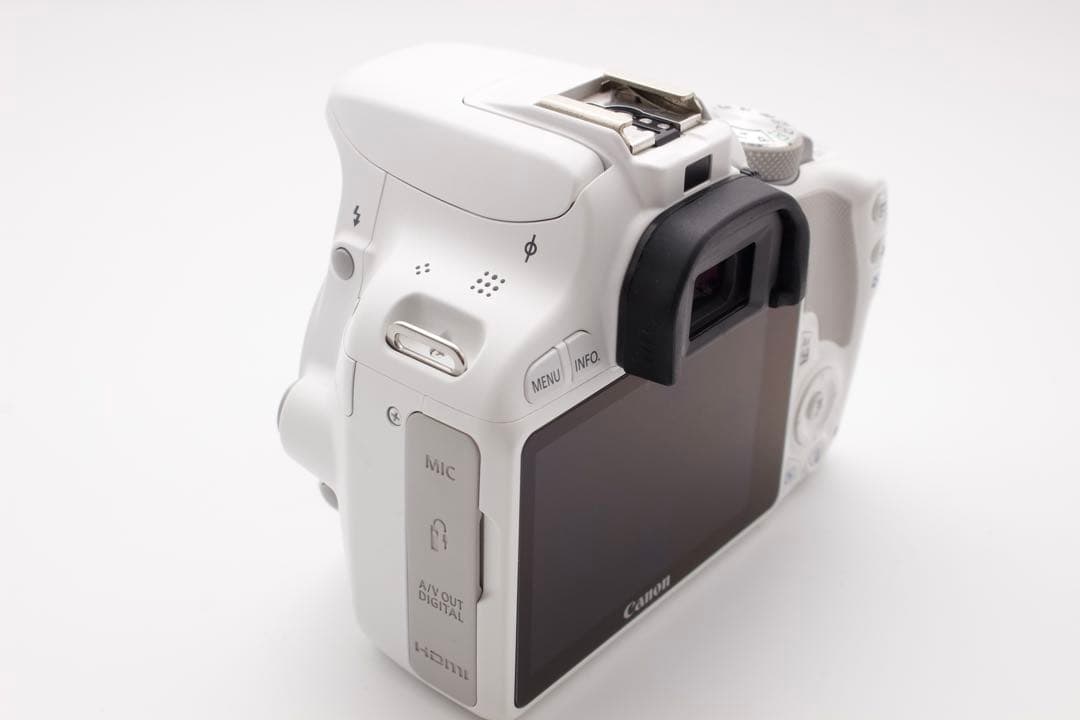 Canon EOS Kiss X7 ホワイトボディ　スマホに送れる一眼レフ　美品