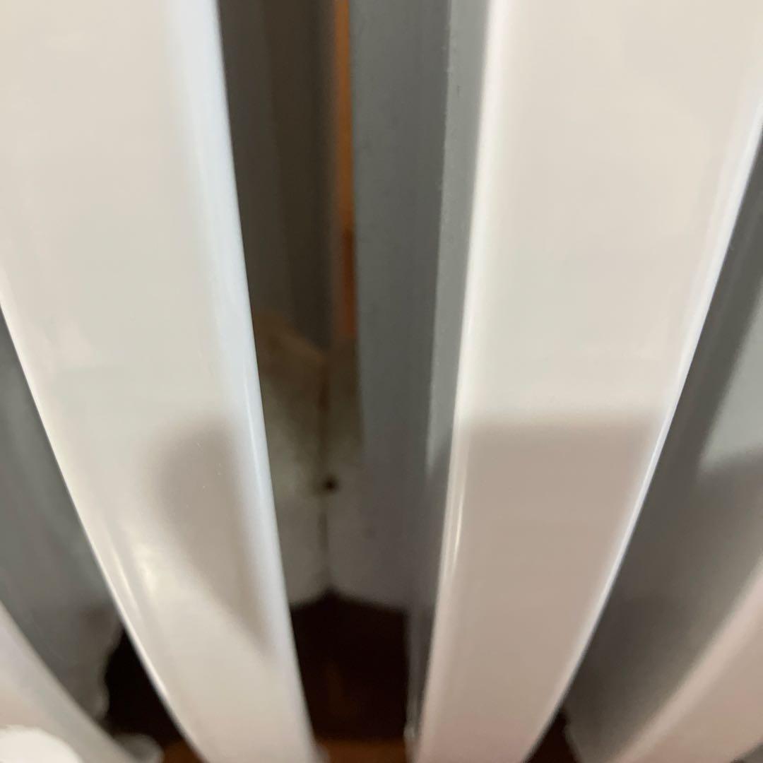 デロンギ オイルヒーター ピュアホワイト+ミディアムグレー NJM0505