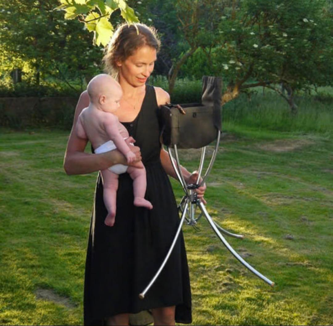 りんご/vaggaro（ヴァガロ）｜持ち運びやすい折りたたみスリーウェイ