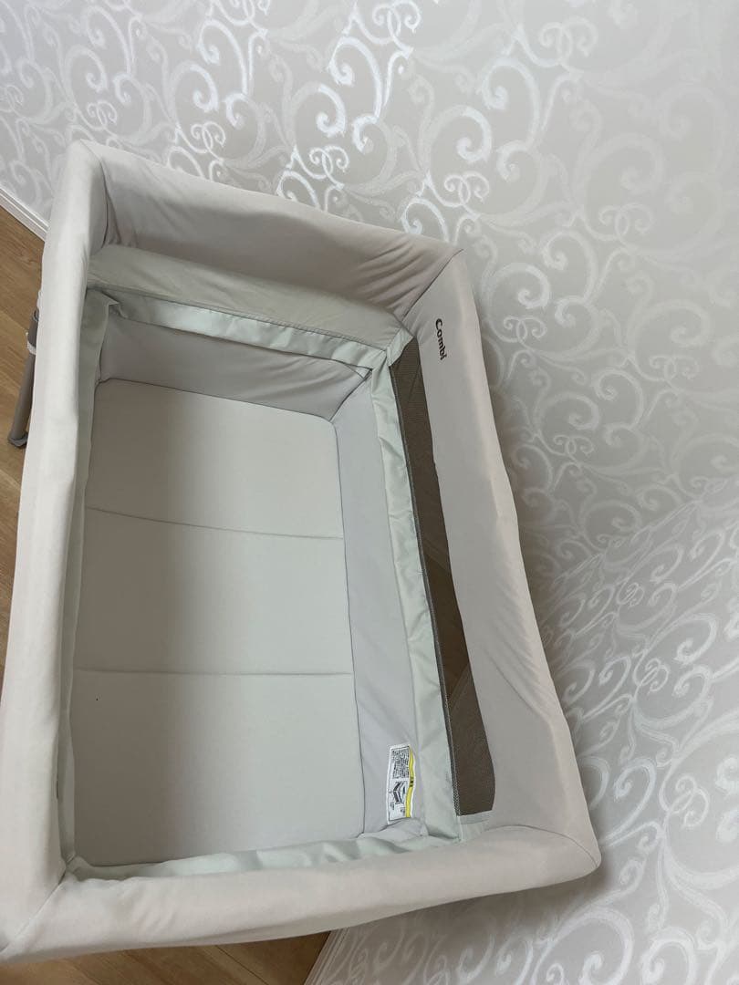 コンビ　Combi ベビー　ベッド　すくすや　トモネル　折りたたみ　高さ2段階