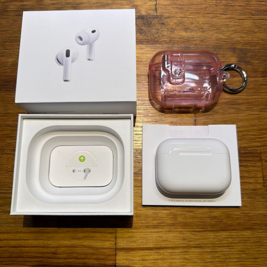 Apple AirPods Pro (第3世代) 本体と充電ケース