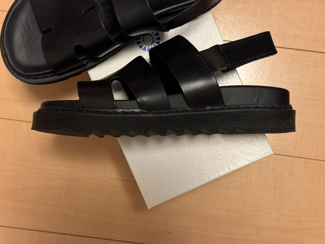 ZEUS ブラックレザー サンダル 5009 Pernoi