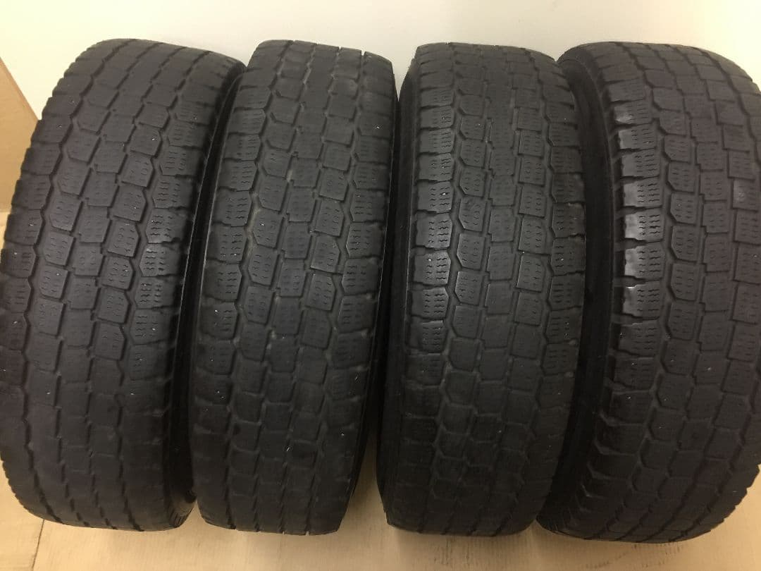 g*r様 ヴィセンテ 13インチ 165R13 8PR 5H114.3 スタッド