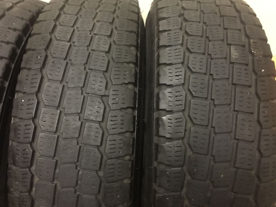 g*r様 ヴィセンテ 13インチ 165R13 8PR 5H114.3 スタッド