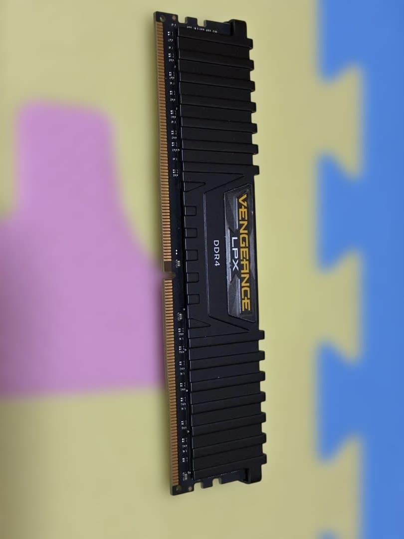 Vengeance DDR4 16GB 2666MHz 1枚