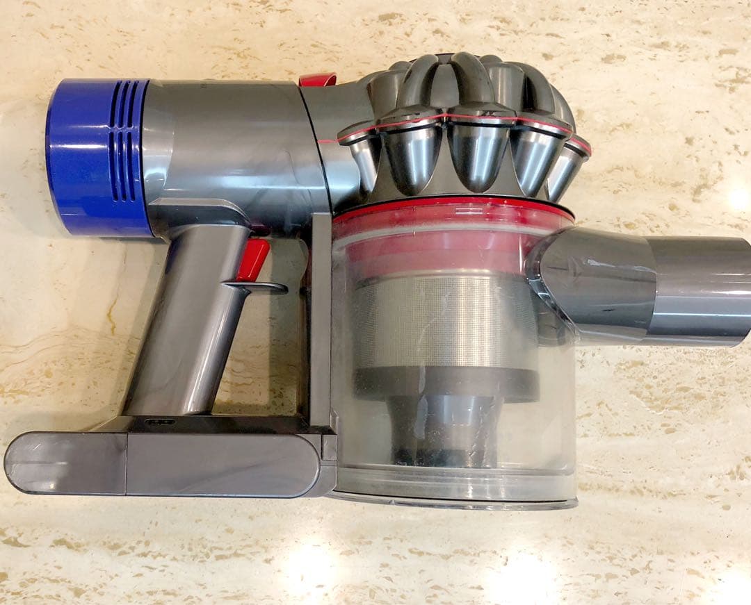 ダイソン☆V8 fluffy☆コードレス掃除機