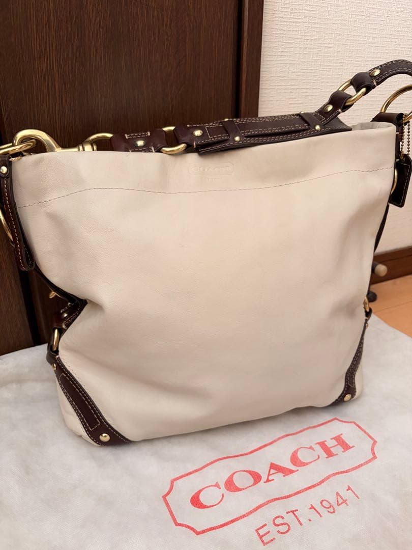 COACH ホワイトレザー ショルダーバッグ
