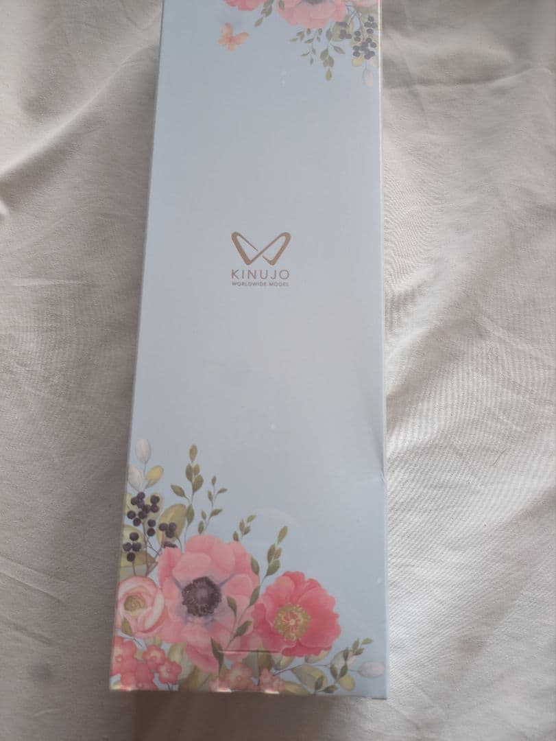 ☆新品未使用☆KINUJO 絹女 ストレートアイロン　ホワイト　DS100