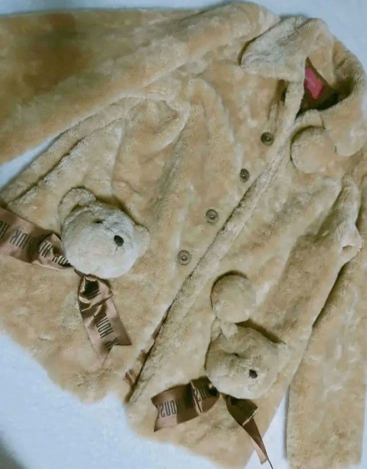 みみ ピンクハウス キャラメル色　クマさんもこもこファーコート