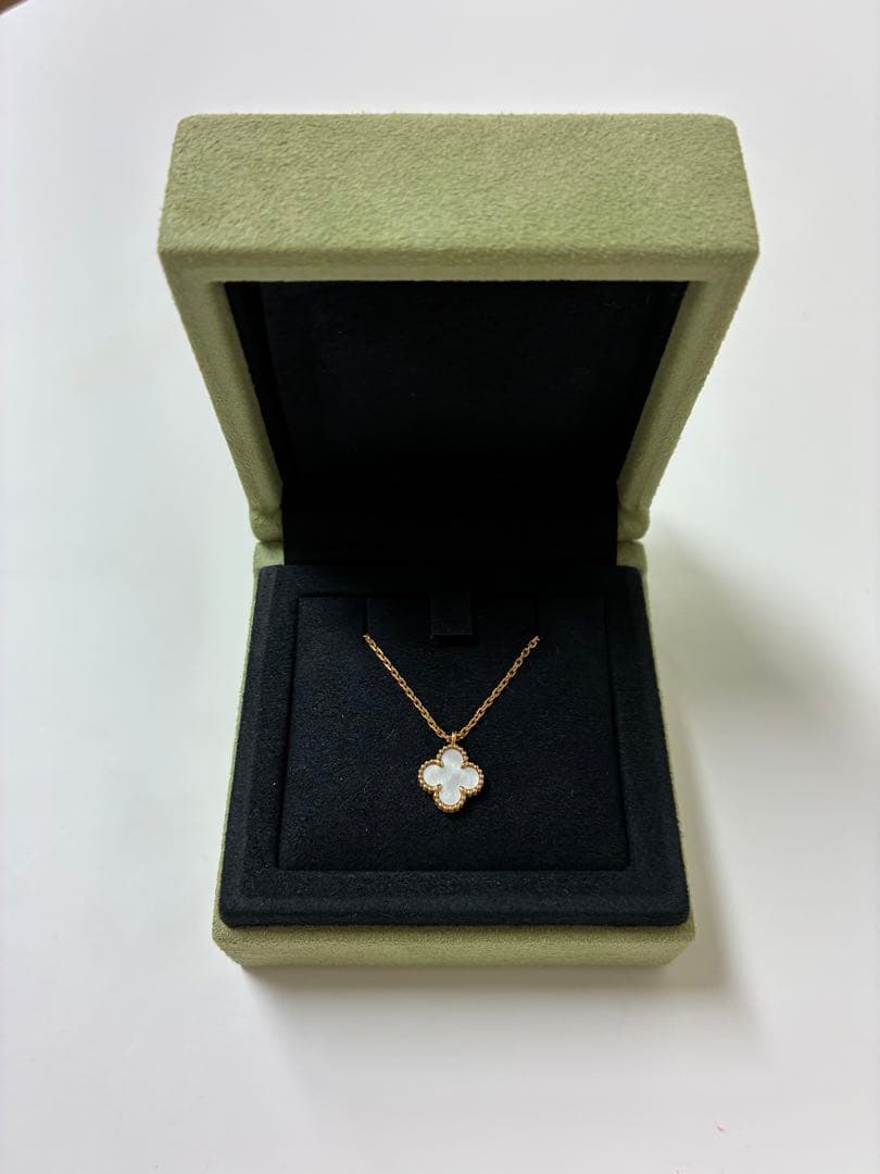 ヴァンクリーフ　スウィート アルハンブラ ペンダント　イエローゴールド