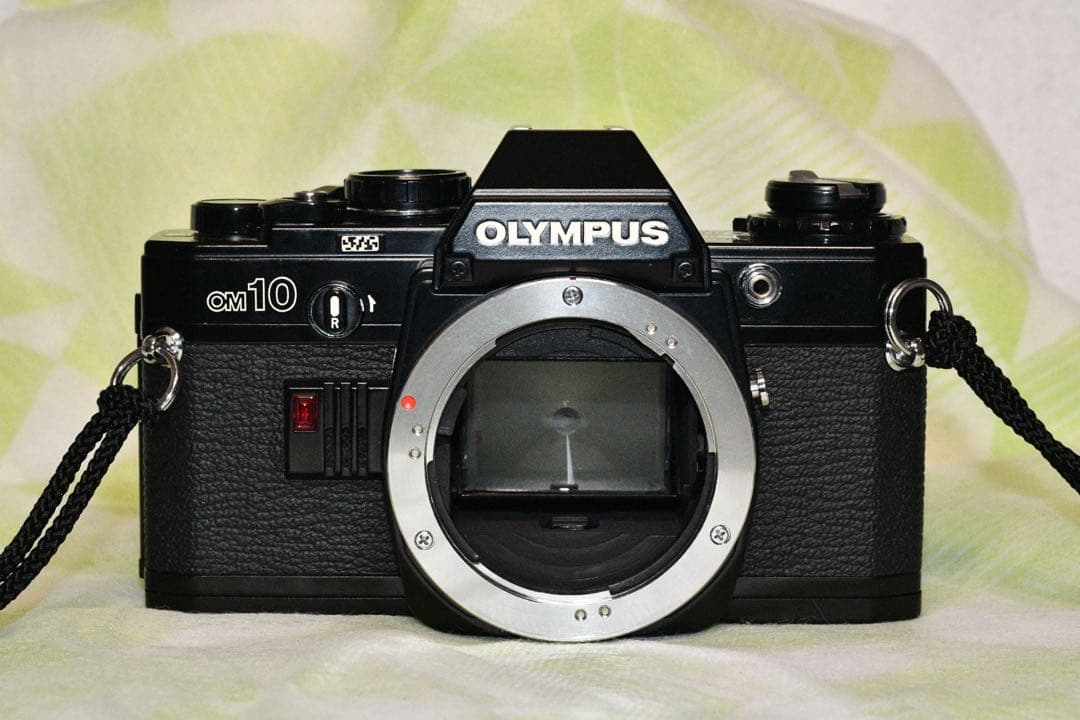 ￼《動作品》OLYMPUS OM10 BLACK+50/1.4 a408
