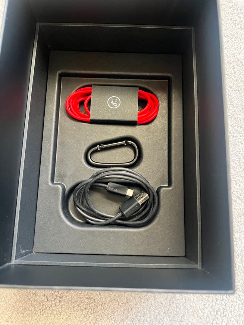 Beats Studio3 Wirelessオーバーイヤーヘッドフォン レジス…