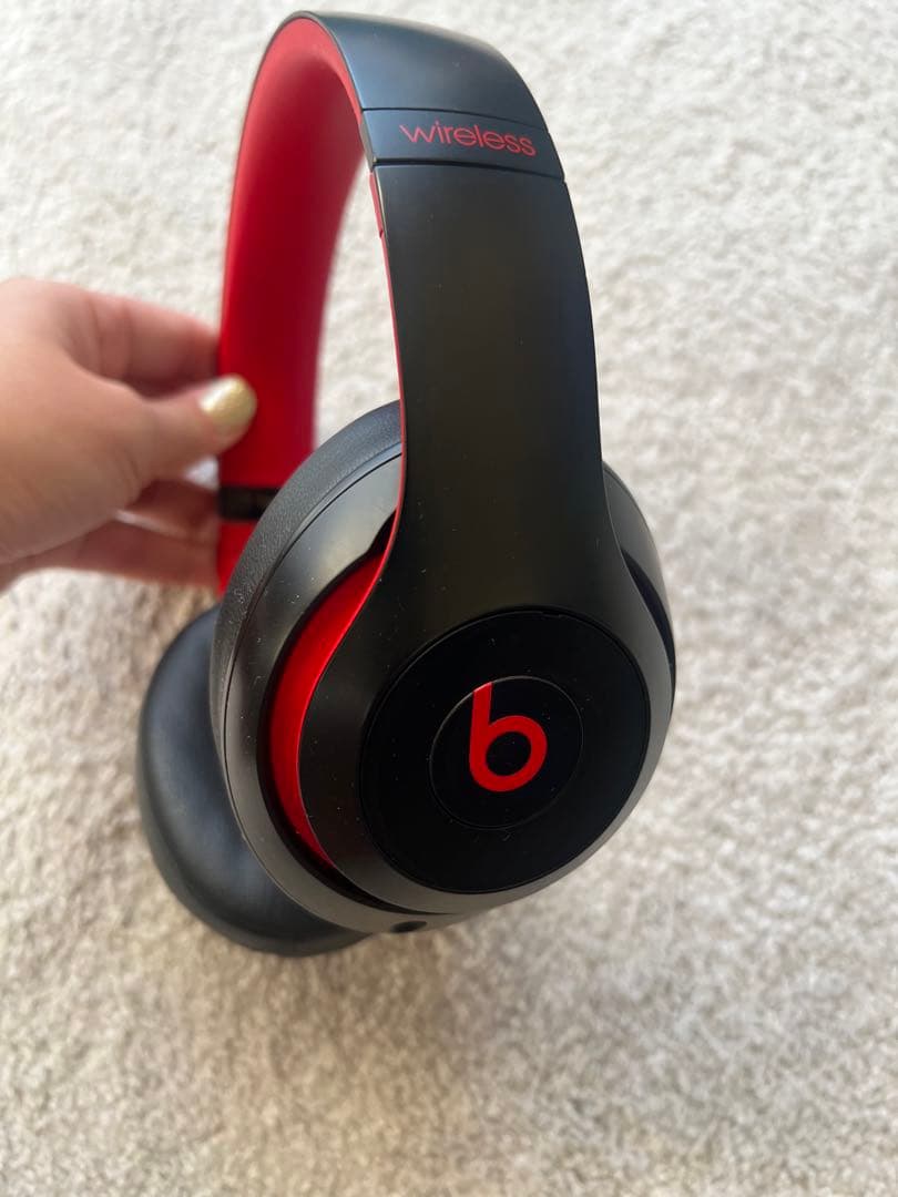Beats Studio3 Wirelessオーバーイヤーヘッドフォン レジス…
