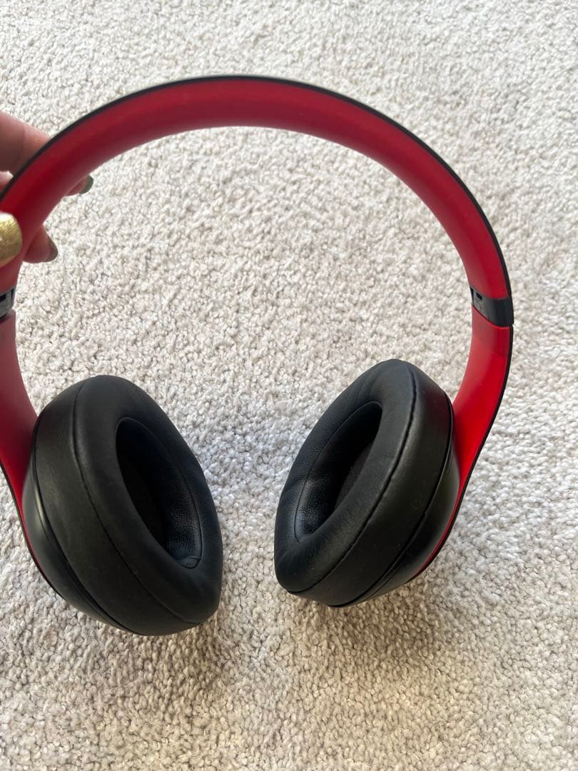 Beats Studio3 Wirelessオーバーイヤーヘッドフォン レジス…