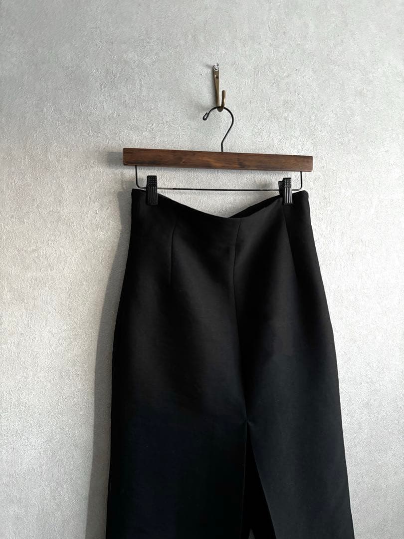 2025今季完売定価3.3万★ウィムガゼット ハーフパンツ　36 黒ハイウエスト