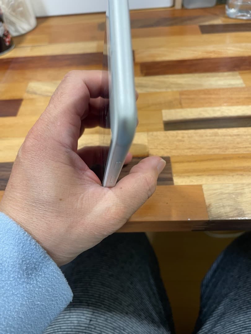 Apple iPhone 8 ホワイト本体