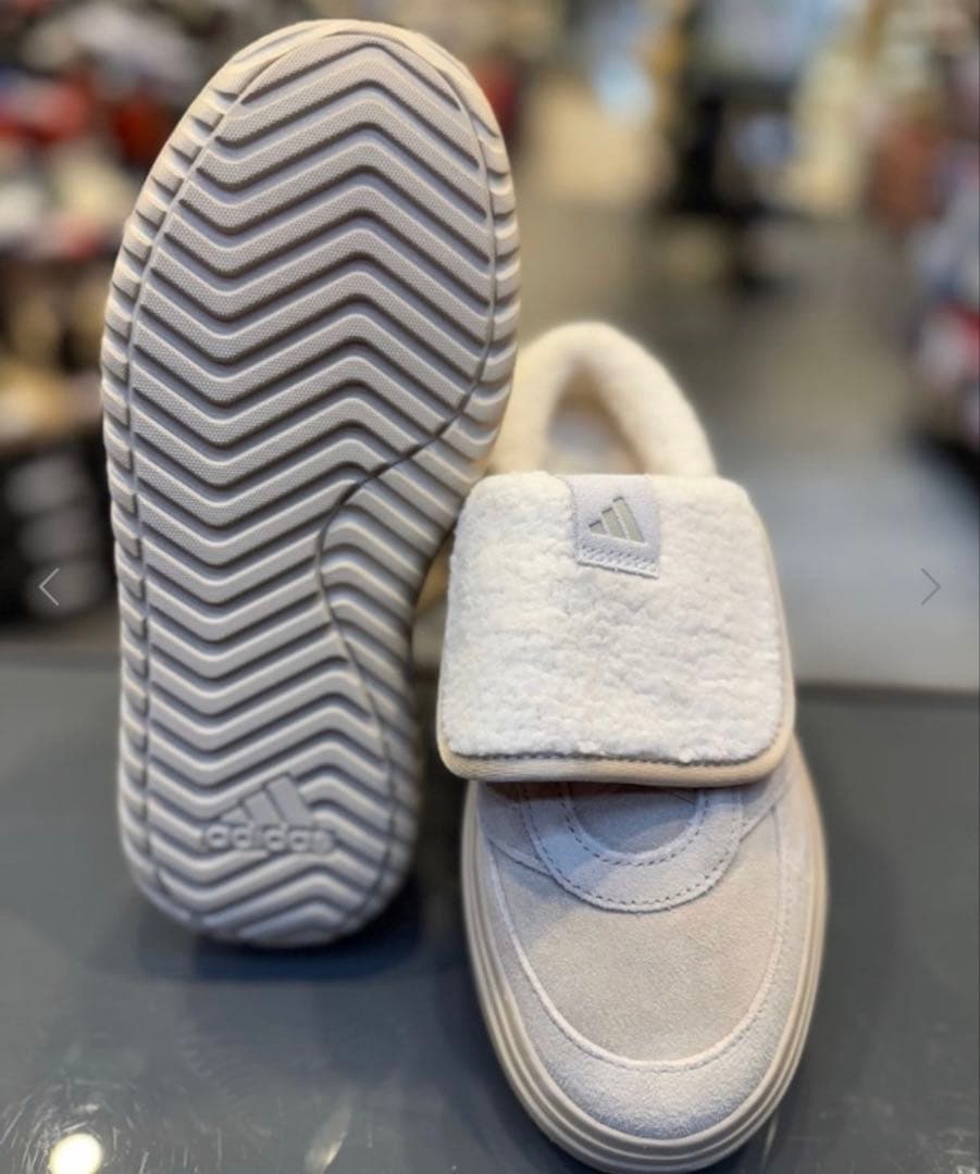 【韓国限定】adidas アディダス24㎝　ボア付き クロッグサンダル　ベージュ