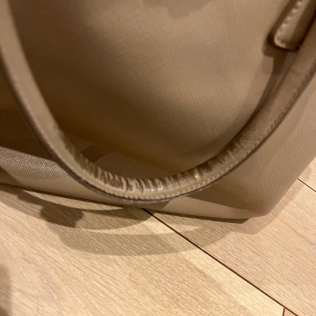 プラダ　サフィアーノ　ベージュ レザー ビジネスバッグ