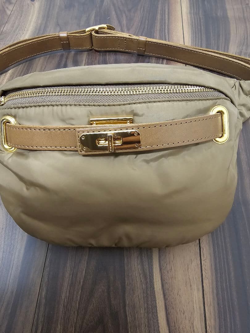 シータパランティカ　ボディバッグ　ウエストポーチ　ナイロン